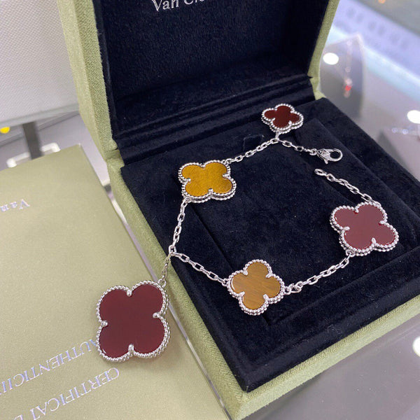 ˇSirae GemˇCLOVER 5 MOTIFS CARNELIAN TIGER EYE BRACELET
