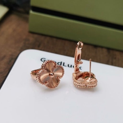 ˇSirae GemˇCLOVER MEDIUM STUD EARRINGS