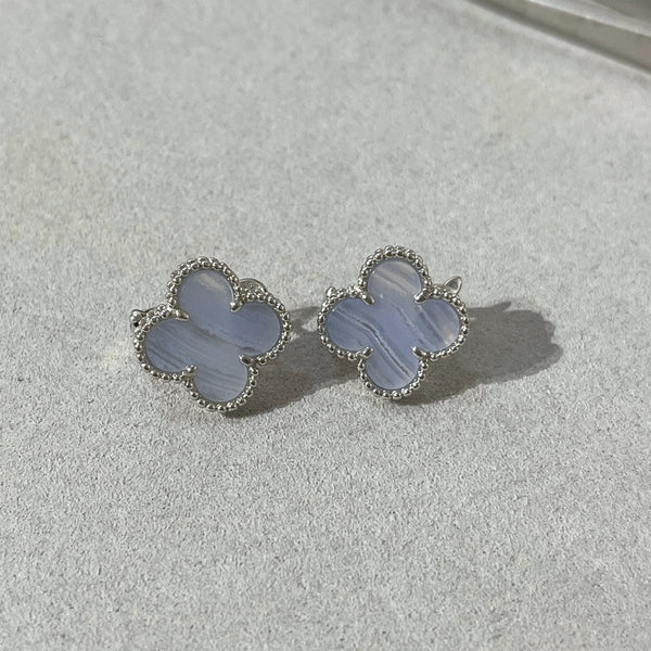 ˇSirae GemˇCLOVER CHALCEDONY SILVER STUD EARRINGS