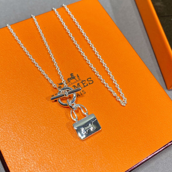 ˇSirae GemˇCONSTANCE PEDANT SILVER NECKLACE