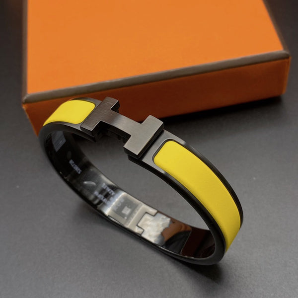 ˇSirae GemˇCLIC HM SO BLACK YELLOW BRACELET