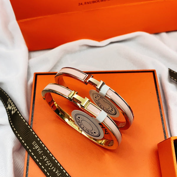 ˇSirae GemˇCLASSIC HM CLIC  PINK 8MM ENAMEL BRACELET