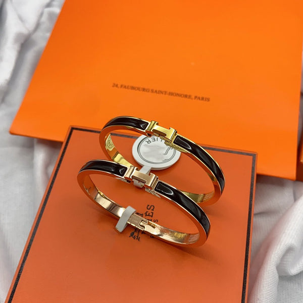 ˇSirae GemˇCLASSIC HM CLIC BLACK 8MM ENAMEL BRACELET